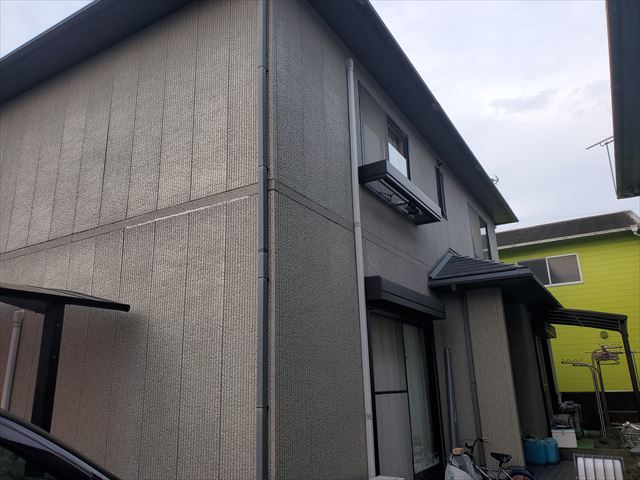 姫路市飾東町　築２２年初めての塗替え　サイディング外壁塗装（遮熱ｼﾘｺﾝ）スレート瓦屋根塗装（遮熱ｼﾘｺﾝ）プラチナリファイン2000SI-IRと超低汚染リファイン500SI-IRで塗替え