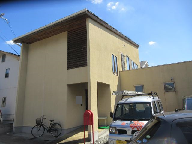 姫路市　築１９年　外壁から雨漏り　初めての塗替え　モルタル外壁塗装（遮熱フッ素）金属屋根塗装（遮熱フッ素）