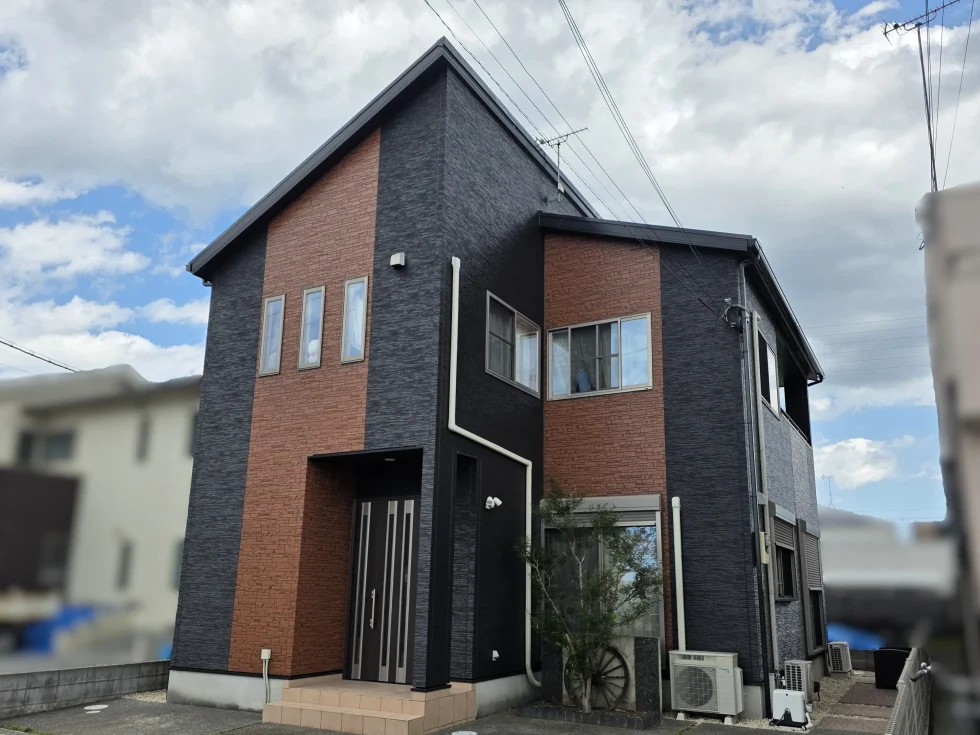 姫路市　築１７年　サイディング外壁塗装　スレート屋根塗装　ベランダ防水　デザイン塗装