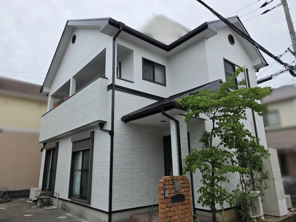 姫路市　築２４年　サイディング外壁塗装　スレート屋根塗装　ベランダ防水　デザイン塗装